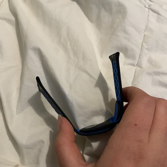 2 Apple Watch bands - Picture 5 of 6